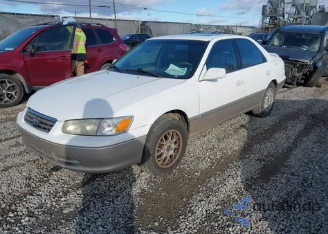 2001 Toyota Camry Le from USA, damaged, VIN 4T1BG22KX1U772882